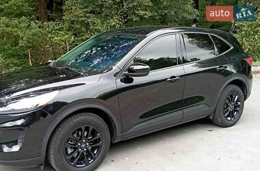 Позашляховик / Кросовер Ford Escape 2020 в 