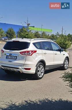 Позашляховик / Кросовер Ford Escape 2015 в 