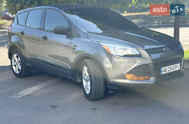 Внедорожник / Кроссовер Ford Escape 2015 в 