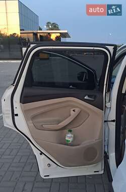 Внедорожник / Кроссовер Ford Escape 2012 в 