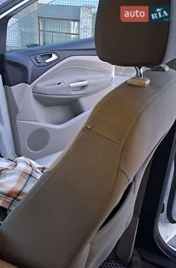 Внедорожник / Кроссовер Ford Escape 2012 в 