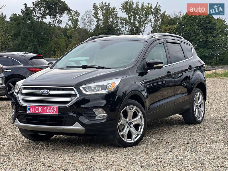 Внедорожник / Кроссовер Ford Escape 2017 в Стрые