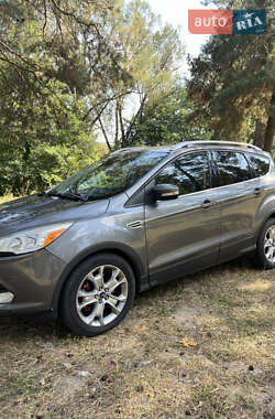 Внедорожник / Кроссовер Ford Escape 2014 в 