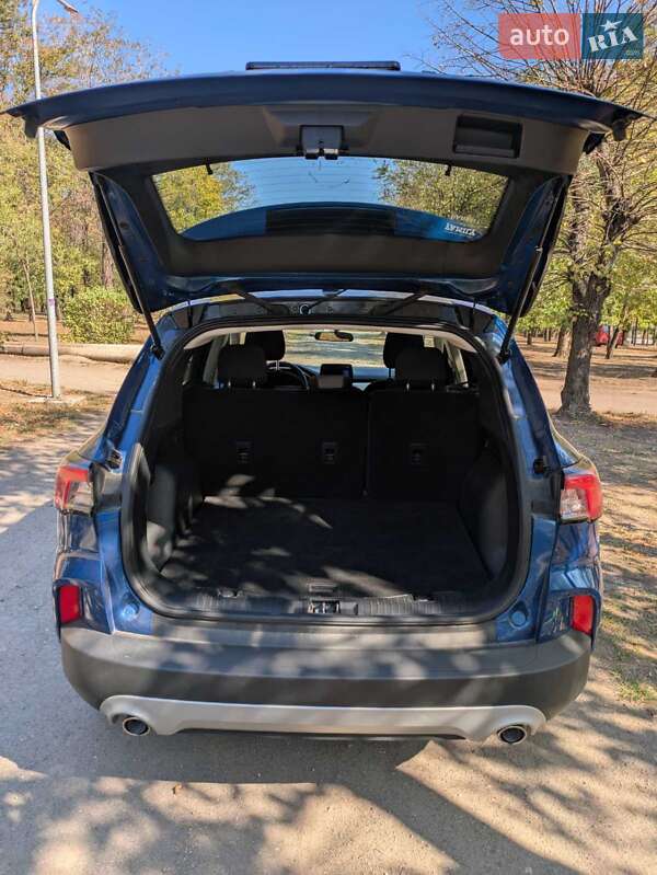 Позашляховик / Кросовер Ford Escape 2022 в Кривому Розі