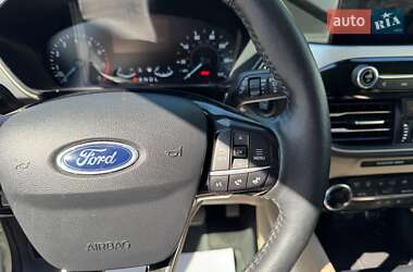 Позашляховик / Кросовер Ford Escape 2021 в 