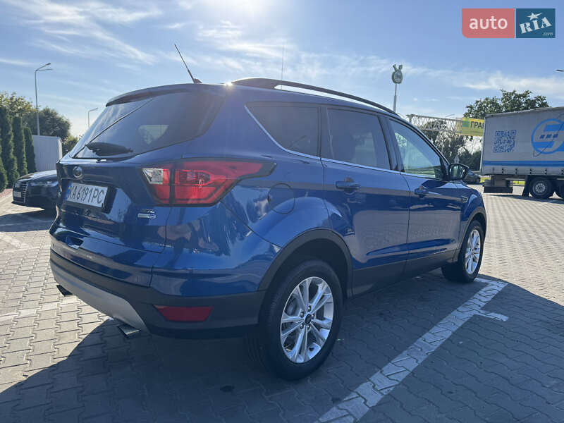 Внедорожник / Кроссовер Ford Escape 2019 в Киеве