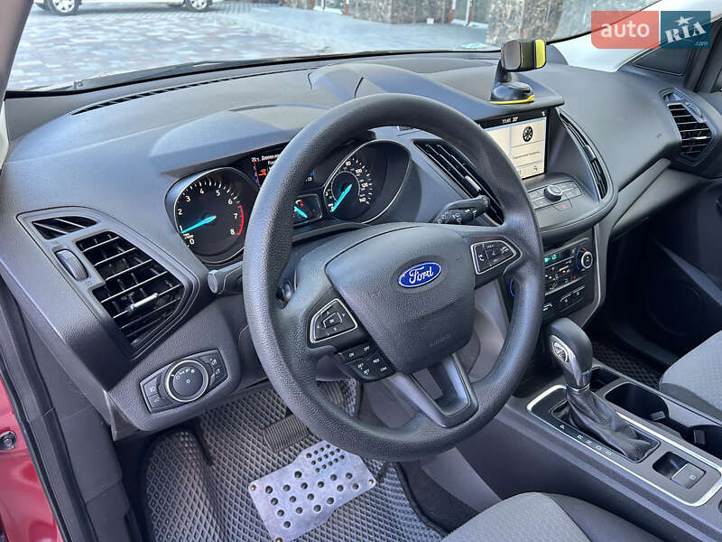 Внедорожник / Кроссовер Ford Escape 2018 в Черкассах