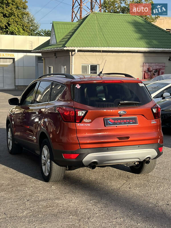 Внедорожник / Кроссовер Ford Escape 2018 в Одессе