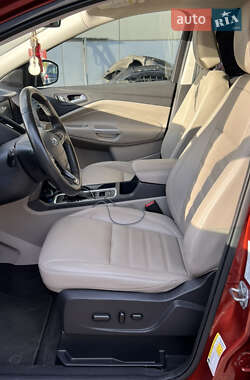 Внедорожник / Кроссовер Ford Escape 2018 в 