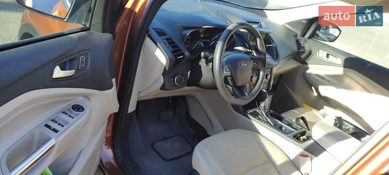 Внедорожник / Кроссовер Ford Escape 2017 в Ровно