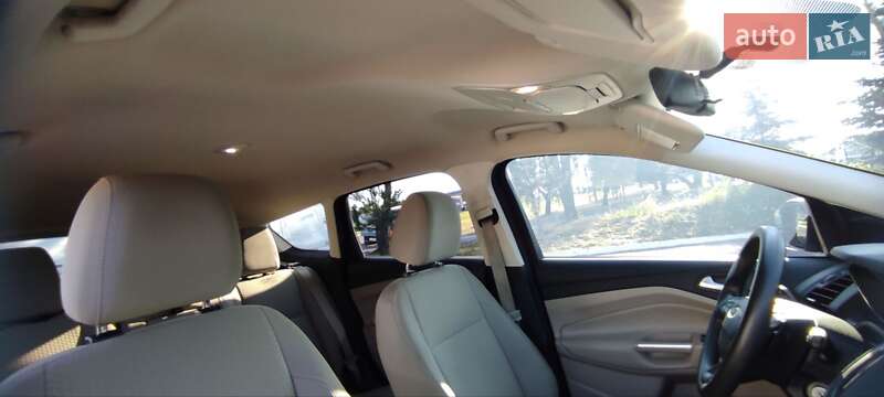 Внедорожник / Кроссовер Ford Escape 2017 в Ровно