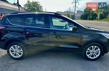 Позашляховик / Кросовер Ford Escape 2018 в 