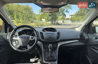 Внедорожник / Кроссовер Ford Escape 2015 в 