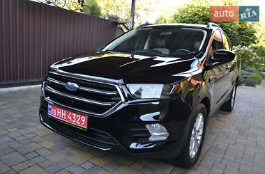 Внедорожник / Кроссовер Ford Escape 2018 в 
