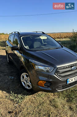 Позашляховик / Кросовер Ford Escape 2017 в Корсунь-Шевченківському