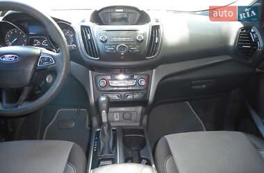 Внедорожник / Кроссовер Ford Escape 2017 в 