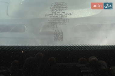 Внедорожник / Кроссовер Ford Escape 2017 в 