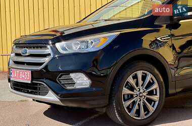 Внедорожник / Кроссовер Ford Escape 2017 в 