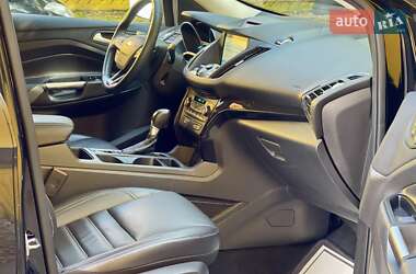 Внедорожник / Кроссовер Ford Escape 2017 в 