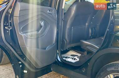 Внедорожник / Кроссовер Ford Escape 2017 в 