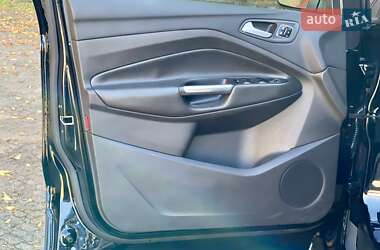 Внедорожник / Кроссовер Ford Escape 2017 в 