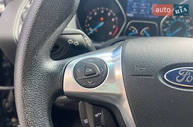Внедорожник / Кроссовер Ford Escape 2014 в 