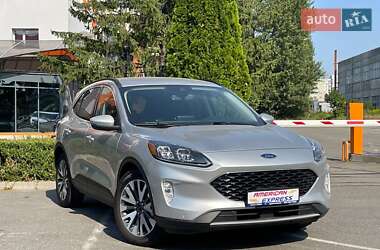 Внедорожник / Кроссовер Ford Escape 2020 в Киеве