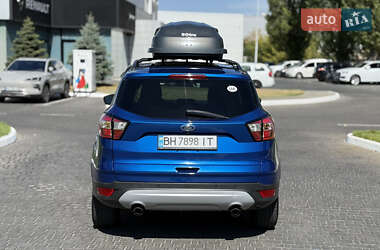 Внедорожник / Кроссовер Ford Escape 2017 в 