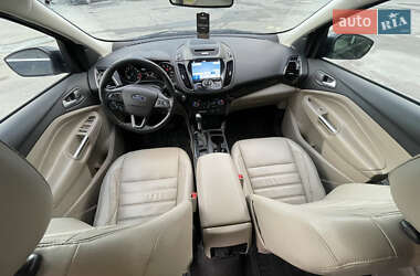Внедорожник / Кроссовер Ford Escape 2016 в 