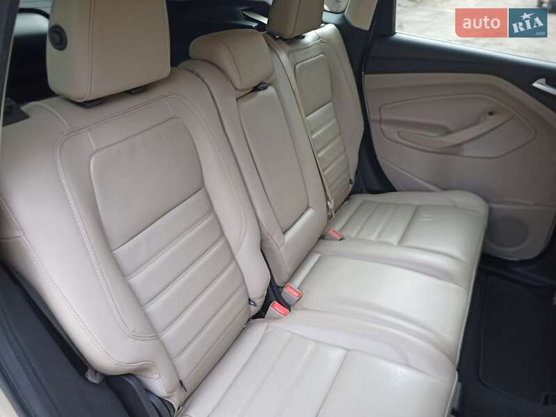 Внедорожник / Кроссовер Ford Escape 2016 в Ровно