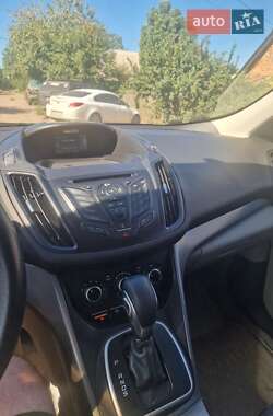 Внедорожник / Кроссовер Ford Escape 2013 в 