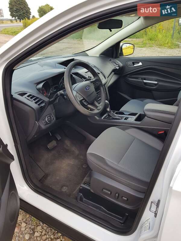 Позашляховик / Кросовер Ford Escape 2017 в Львові
