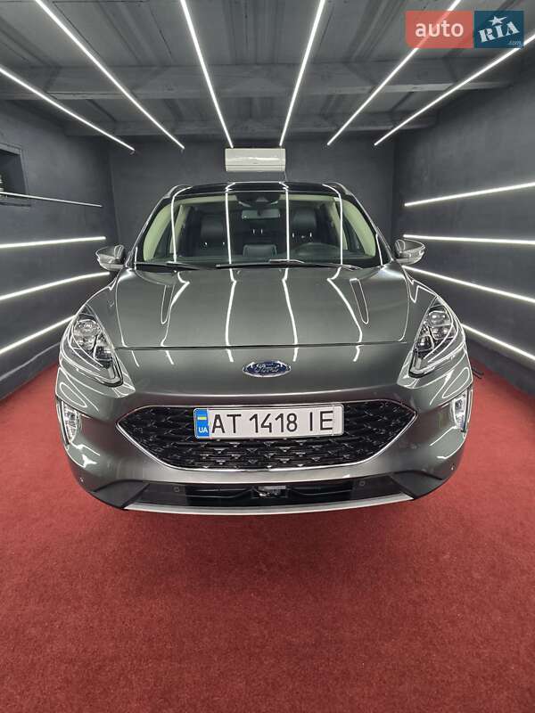 Позашляховик / Кросовер Ford Escape 2019 в Косові