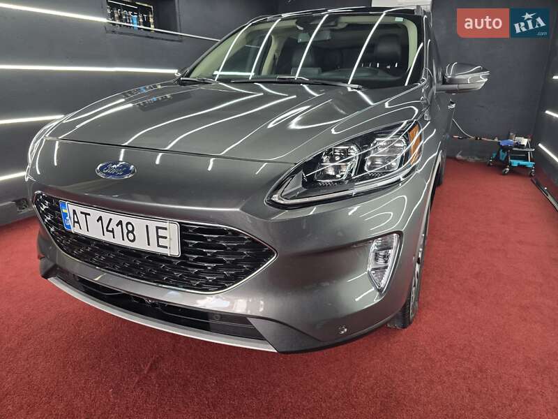 Позашляховик / Кросовер Ford Escape 2019 в Косові
