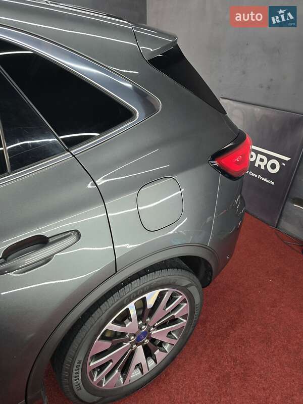 Позашляховик / Кросовер Ford Escape 2019 в Косові