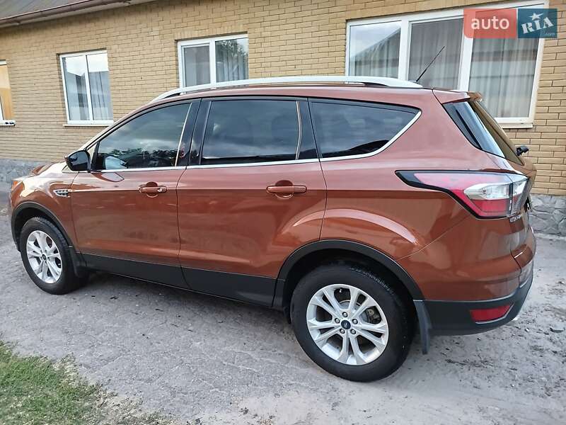 Внедорожник / Кроссовер Ford Escape 2017 в Ахтырке