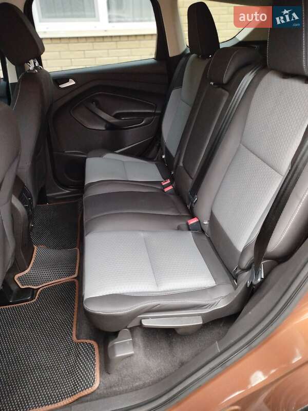 Внедорожник / Кроссовер Ford Escape 2017 в Ахтырке