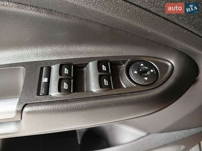 Внедорожник / Кроссовер Ford Escape 2017 в Ахтырке