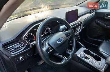 Позашляховик / Кросовер Ford Escape 2019 в 