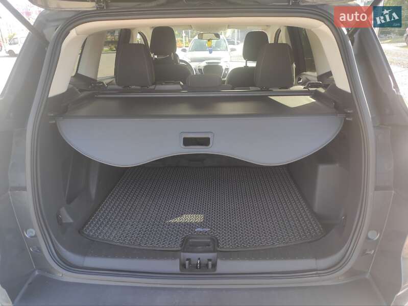 Внедорожник / Кроссовер Ford Escape 2017 в Луцке