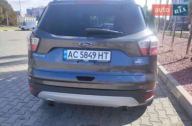 Позашляховик / Кросовер Ford Escape 2017 в 