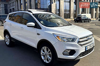 Внедорожник / Кроссовер Ford Escape 2018 в Киеве