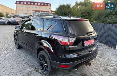 Позашляховик / Кросовер Ford Escape 2018 в 