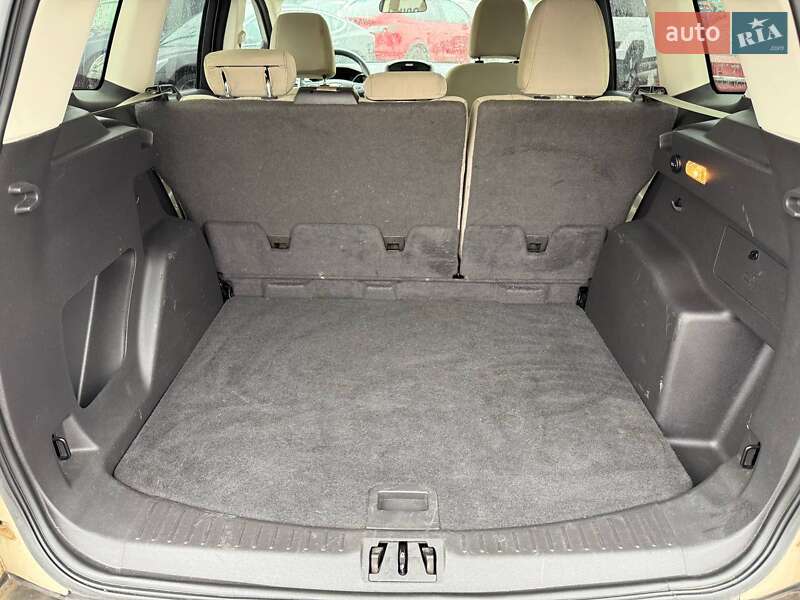 Позашляховик / Кросовер Ford Escape 2017 в Луцьку