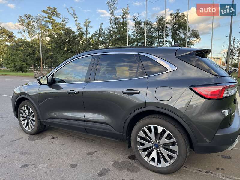 Внедорожник / Кроссовер Ford Escape 2020 в Киеве