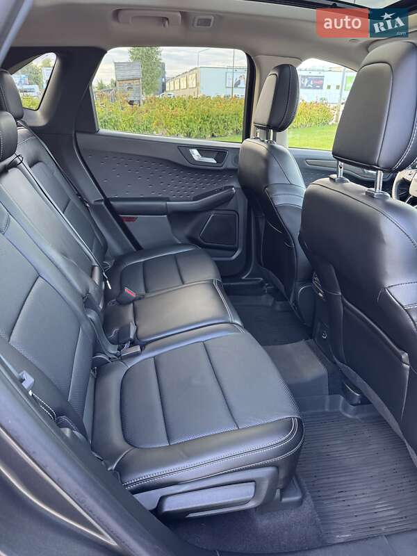 Внедорожник / Кроссовер Ford Escape 2020 в Киеве