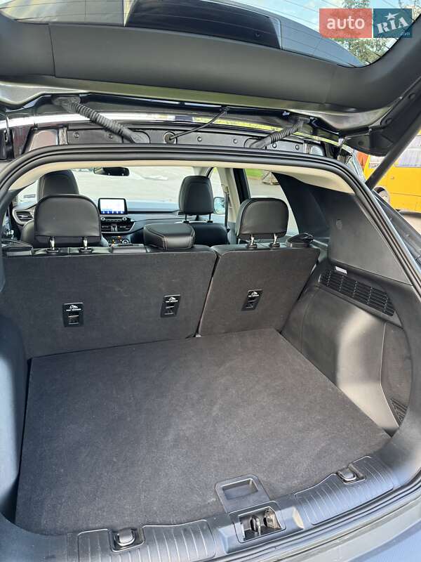 Внедорожник / Кроссовер Ford Escape 2020 в Киеве