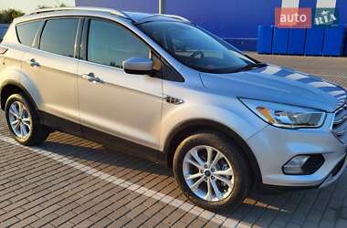 Внедорожник / Кроссовер Ford Escape 2019 в 