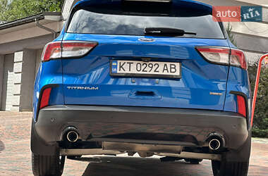 Внедорожник / Кроссовер Ford Escape 2020 в 