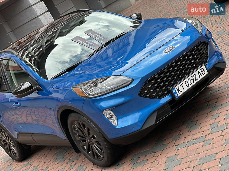 Внедорожник / Кроссовер Ford Escape 2020 в Ивано-Франковске
